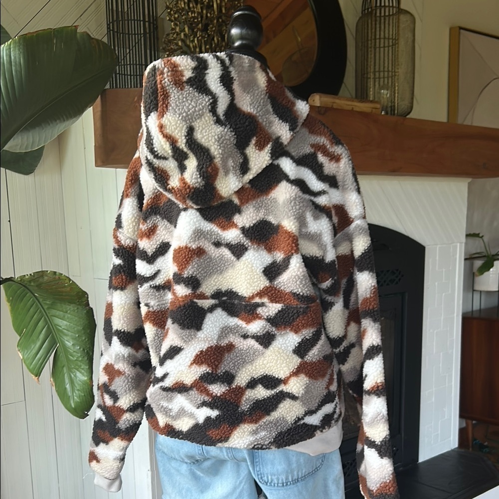 Eddie Bauer We Wander Fleece Half Zip Hoodie - Picture 7 of 9